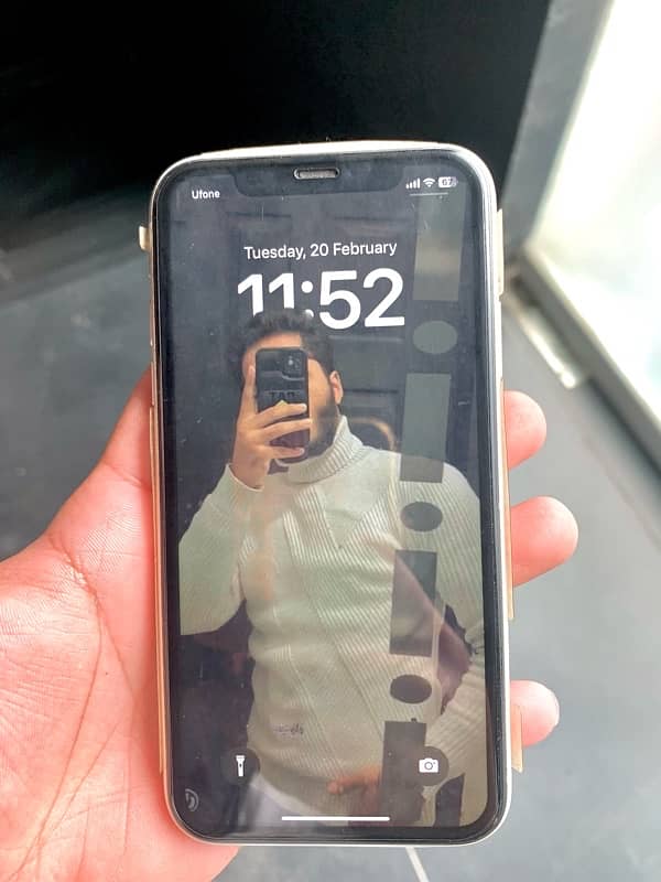 Iphone 11 non pta factory unlock lush condition 4