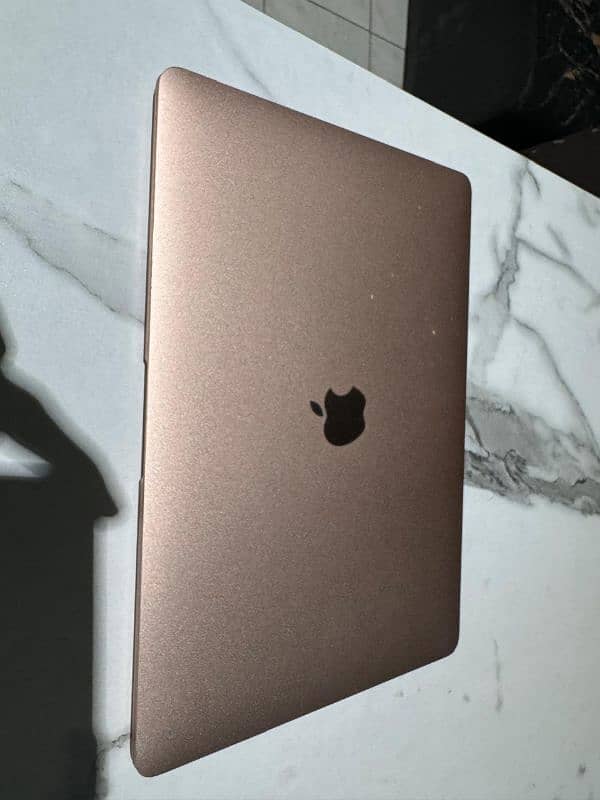 apple MacBook air 2020 8/256 0