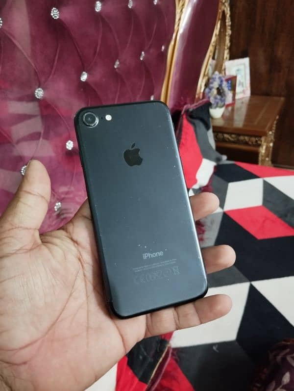 iPhone 7 12 8GB PTA approved 4