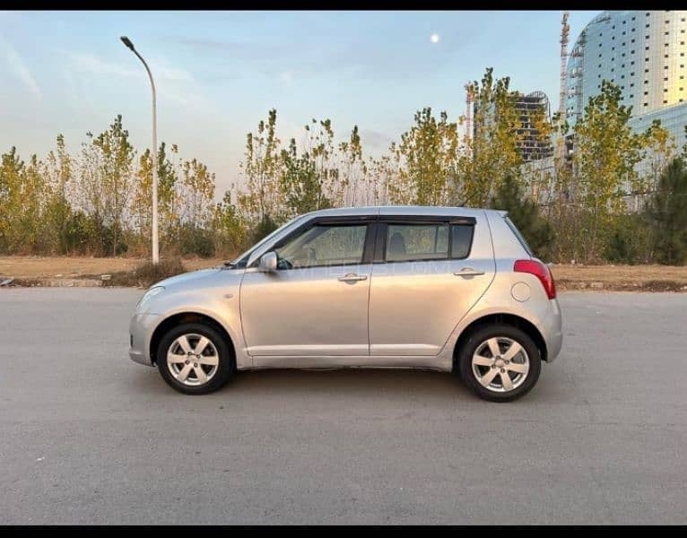 Suzuki Swift 2017 DLX 1.3 navigation 2