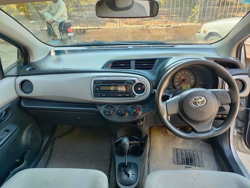 Toyota Vitz 2012 5