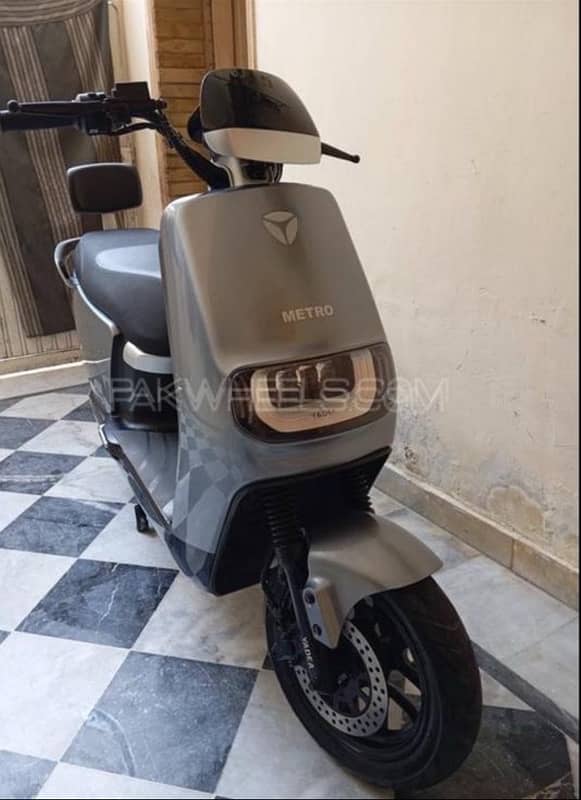 electric scooty metro e8s pro bike scooter 2