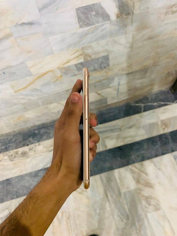 iPhone 8 Plus urgent sell 3