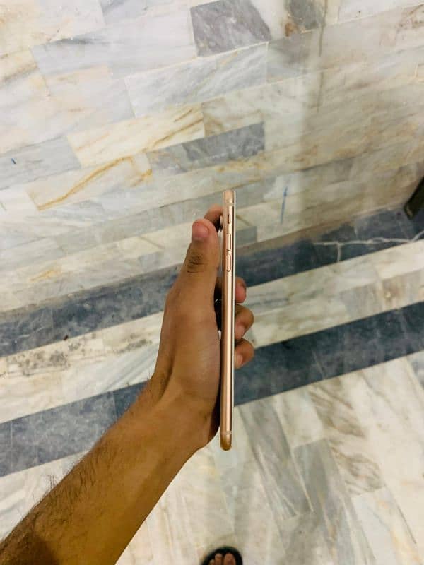 iPhone 8 Plus urgent sell 4