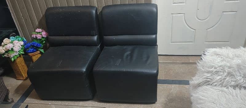 office sofa(4-seats in very good condition) 0