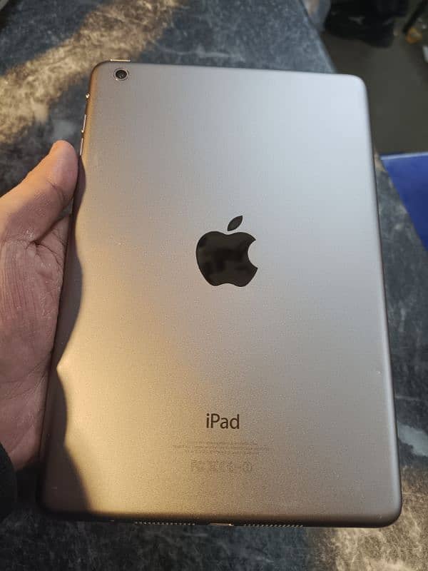 ipad mini 2 16GB condition 10/10 urgent sale 1