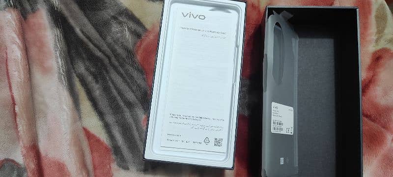 vivo v40e just box open 4