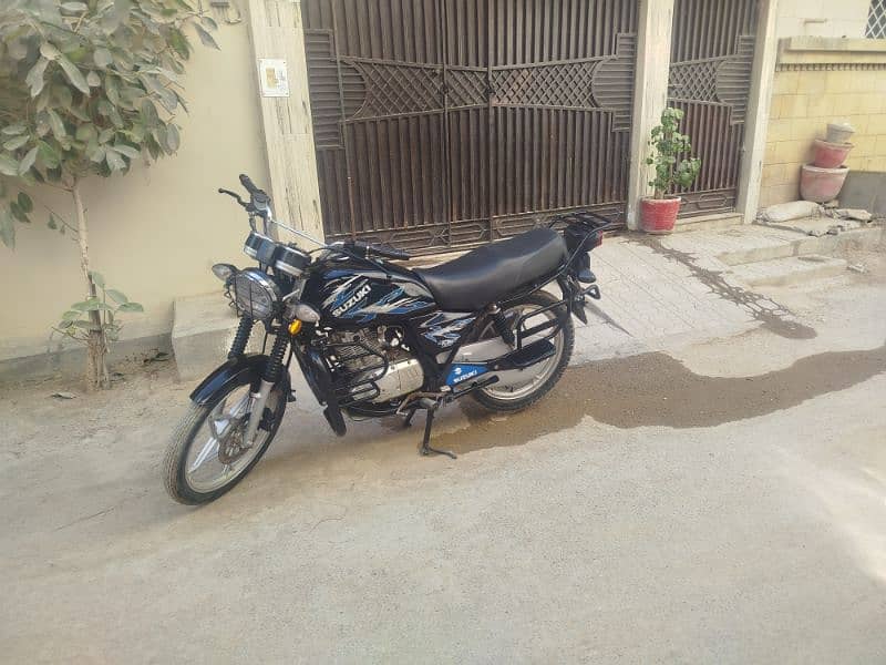 Suzuki GS SE 150 model 2021 july . 0/3/4/6/2/2/0/4/6/0/3 15