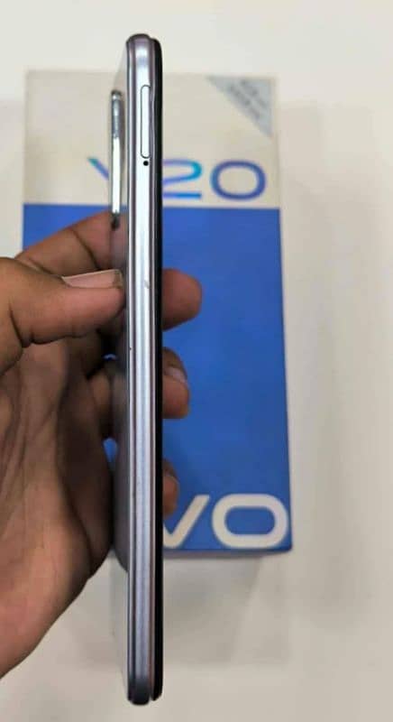 Vivo y20 with box 1