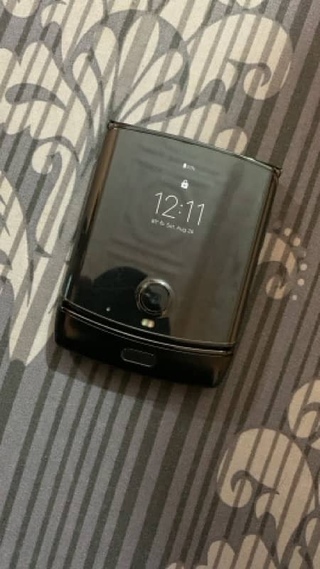 mototola razr for sale flip/fold phone 1