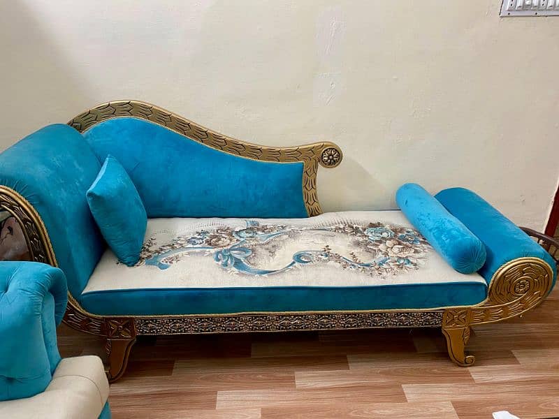 taj Sofa set used just for 6 months 4