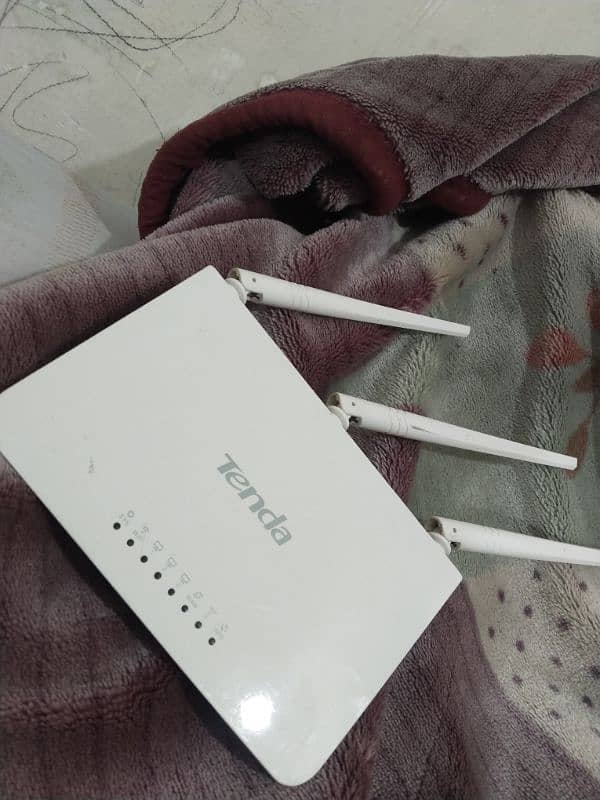 Tenda 3 antenna router 300mbps new 1