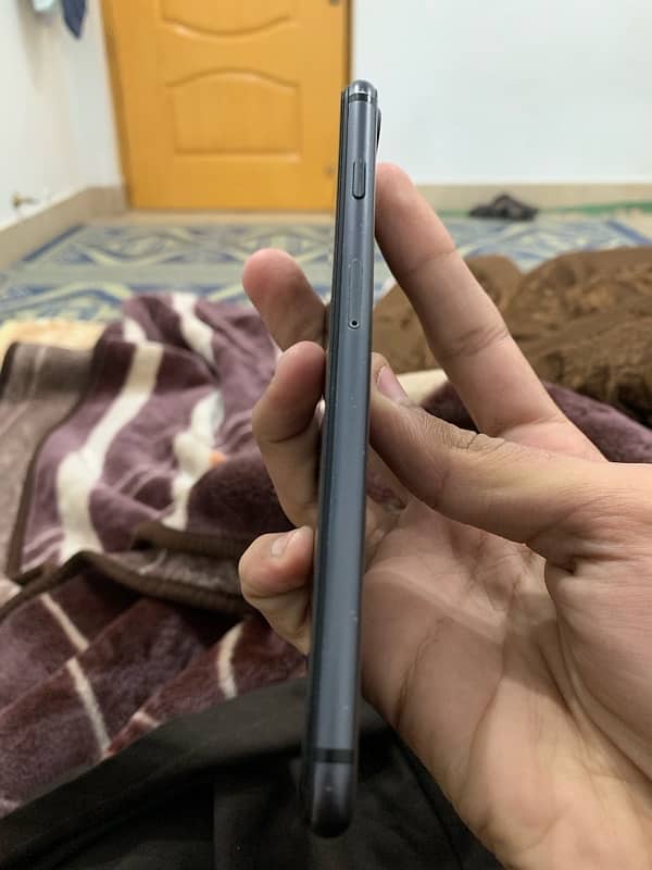 iphone 8+ Pta Approved 64GB 3