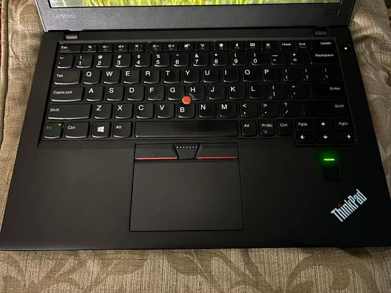 Lenovo T450s Core i5 5th generation utlra slim laptop 1