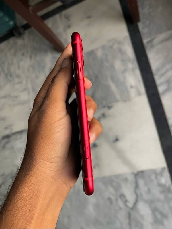 IPHONE 11 64GB PTA APPROVED 5