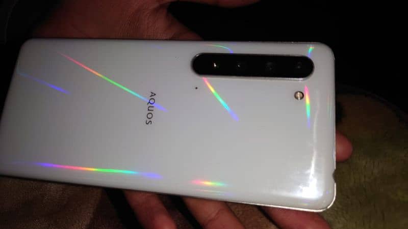 Aquos r5 pta 0