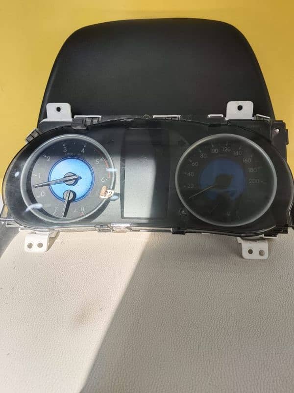 Toyota Hilux Revo speedometer genuine condition 10/10 condition 0