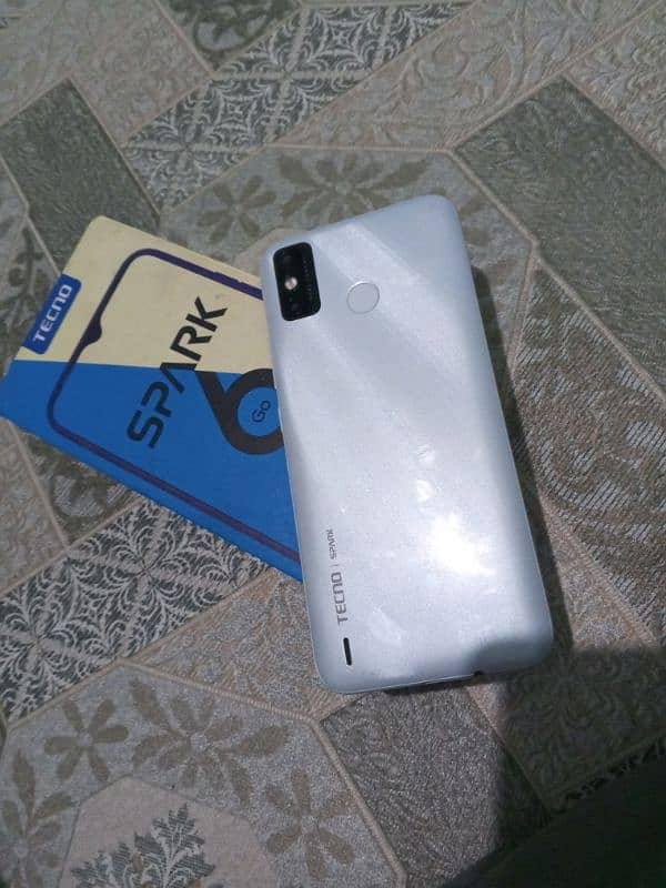 Tecno Spark 6 Go 4/64 with Box. 1