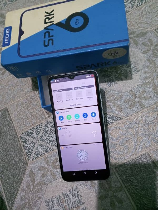 Tecno Spark 6 Go 4/64 with Box. 11