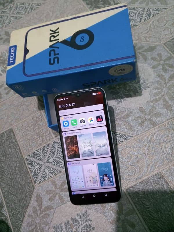 Tecno Spark 6 Go 4/64 with Box. 12