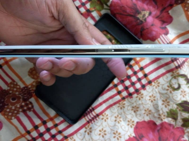 Samsung S10 plus clean lcd 8 128 4