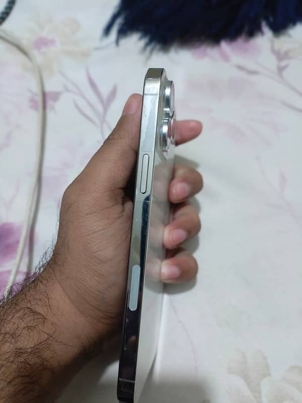 I phone 13 pro max 10/10 condition 5