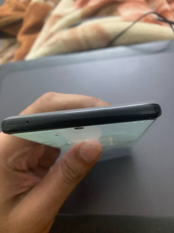 google pixel 6 pro non pta small dot in screen 1