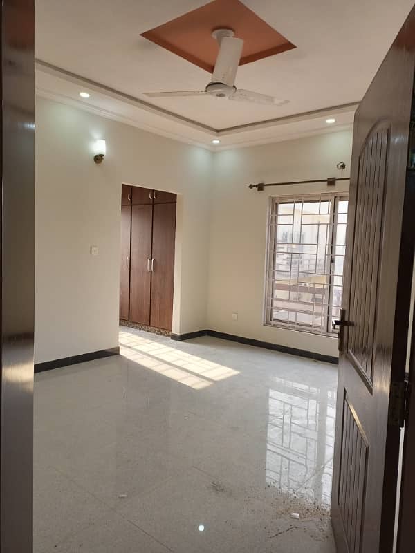 Sector A 10 Marla House available for rent 3