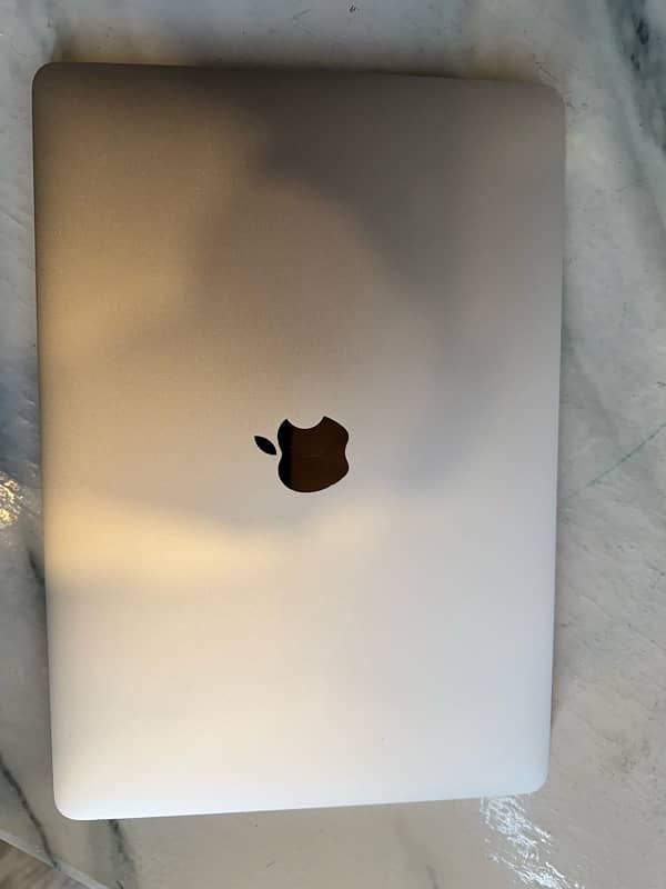 MacBook Pro 2018 13 inch 0