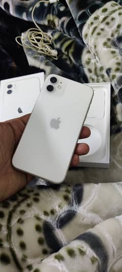 iphone 11 128gb full box Factory unlock for saaale