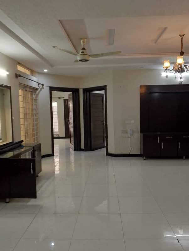 Brand New kanal Upper portion available for rent 8