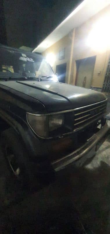 Toyota Land Cruiser 1992 . diesel 3l karachi reg 0