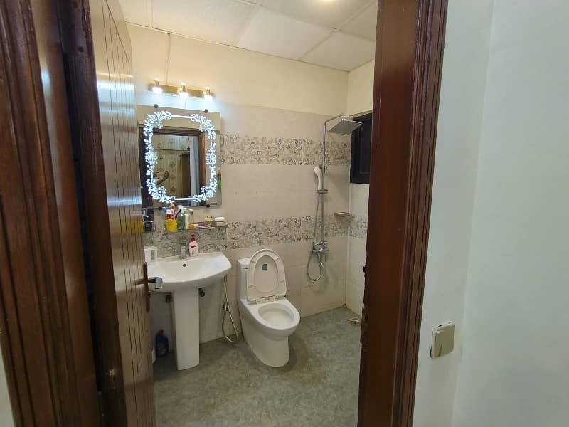 Saima Jinnah 2 Bed Dd Flat 8