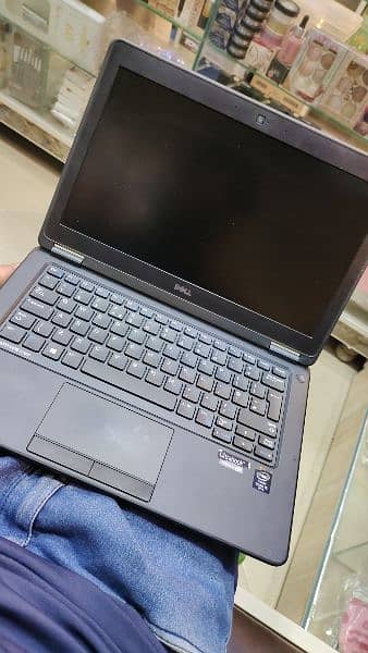 Dell Latitude 7250 1