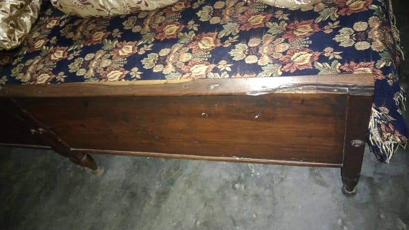 sale 2 single bed 3