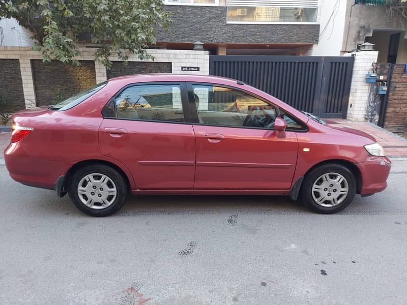 Honda City IDSI 2006 - Low Mileage - Manual 2