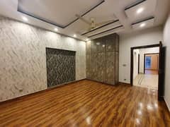 wood&vinyl floor,Wallpaper,glaspapr,led rack,ceiling,blind,flx,paint,