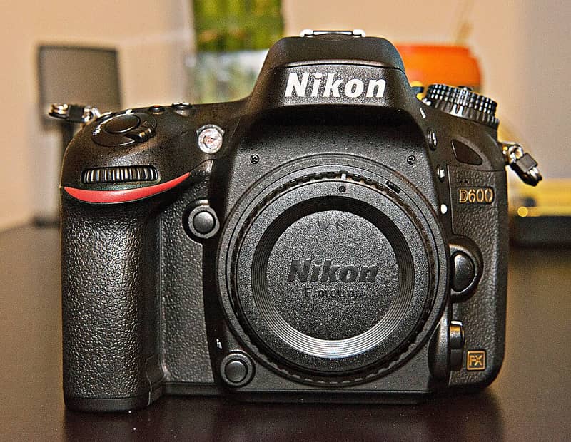 Nikon D600 with 35-70/2.8 Lense 0