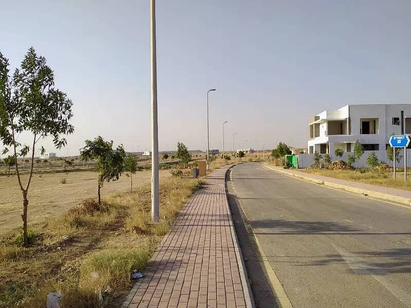 500 yard plot precinct 4, bahria town karachi 0