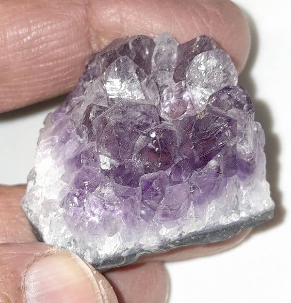 AMETHYST SPECIMENS FOR DECORATION. . 1