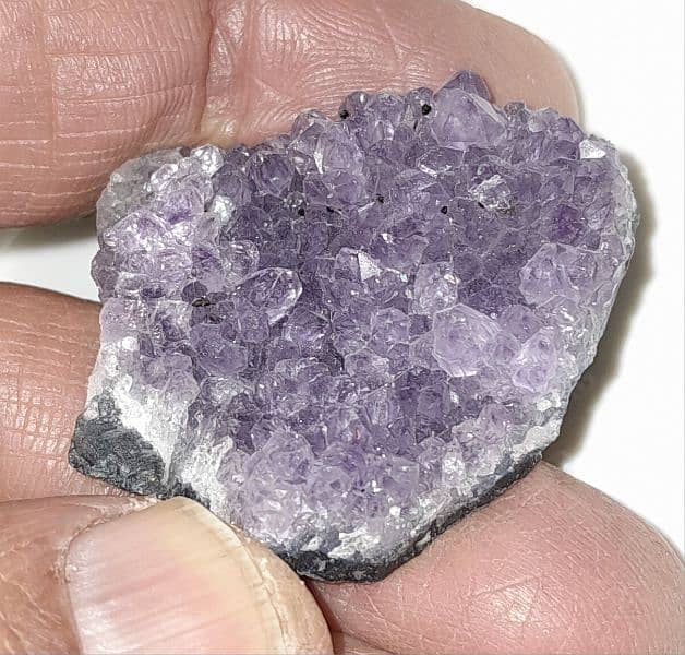 AMETHYST SPECIMENS FOR DECORATION. . 2