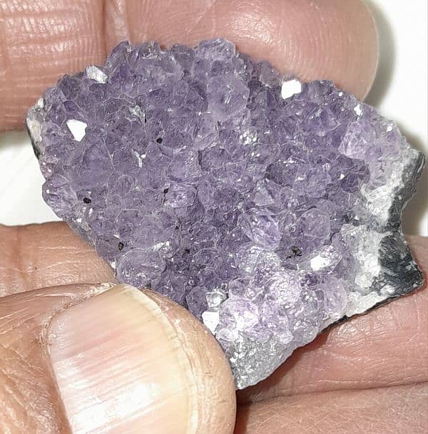 AMETHYST SPECIMENS FOR DECORATION. . 3