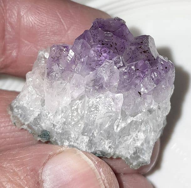 AMETHYST SPECIMENS FOR DECORATION. . 4