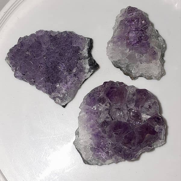 AMETHYST SPECIMENS FOR DECORATION. . 7