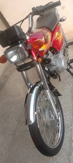 Good condition Bike one hand use