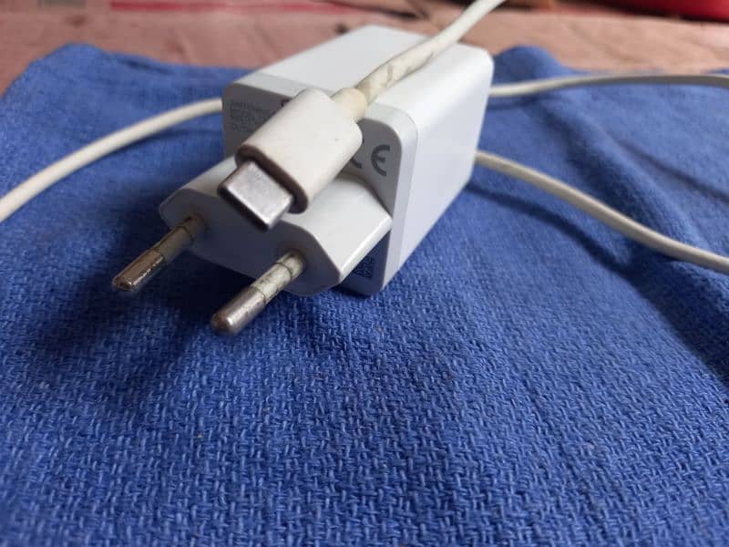 Oppo A5 4/128 2020 Original Adapter and Original Cable in good condtn 9