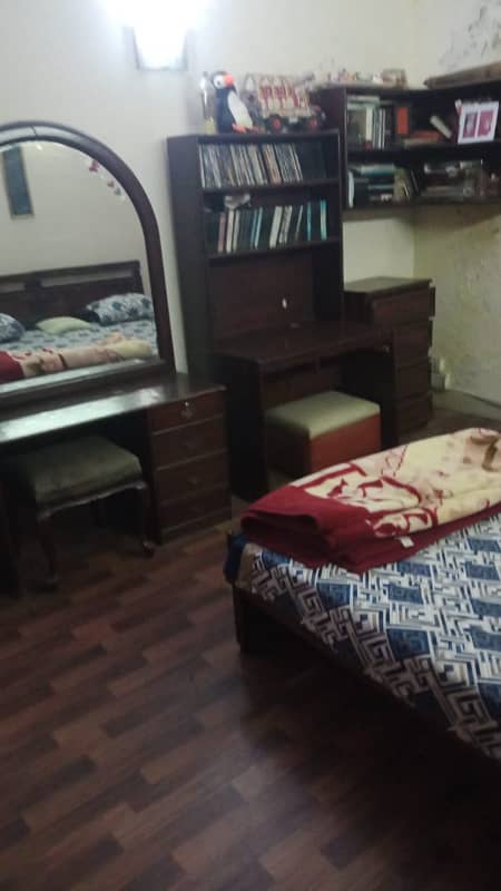 Gulberg 4 Furnished Bedroom Available For Female Jobians or student 2