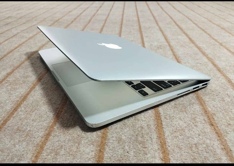 MacBook air 2015 11.6 inch disply UK imported 1