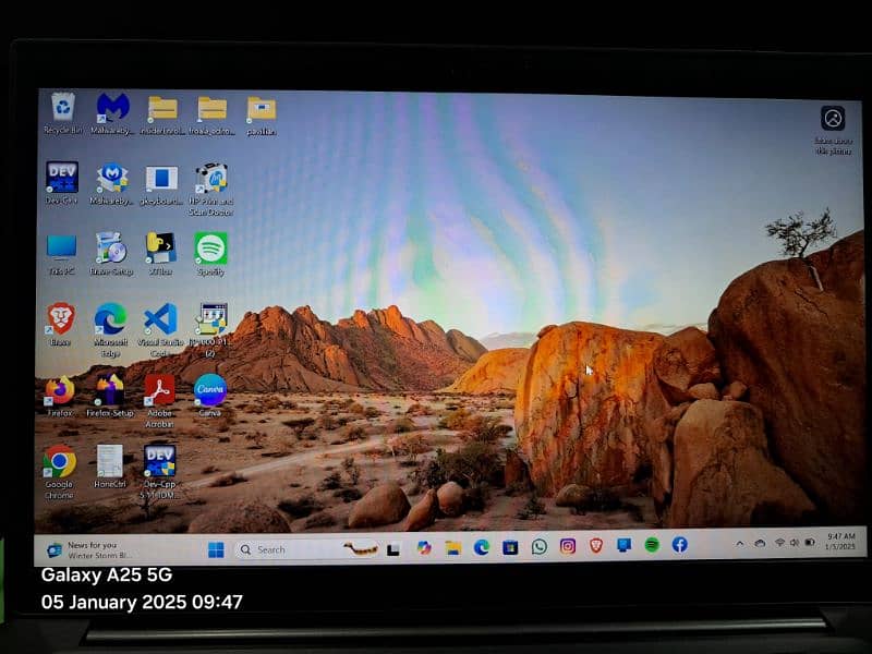 Dell Latitude 7490 core i7 8th generation, 16 GB Ram, 256 GB storage. 6