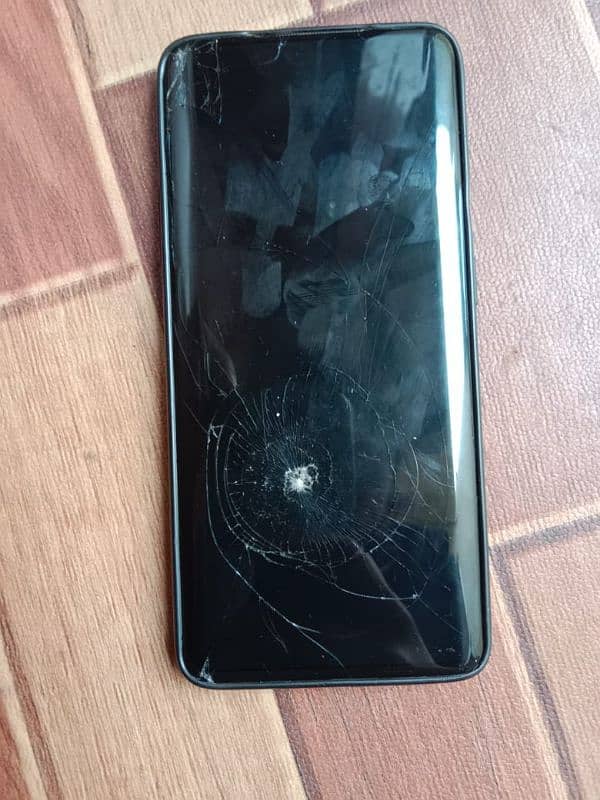 one plus 7 pro panel damage but working 1